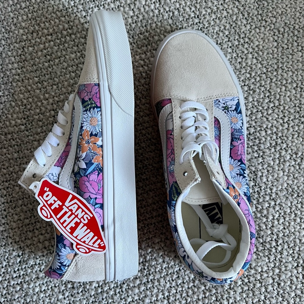 Floral vans, NWT, never worn, size 9